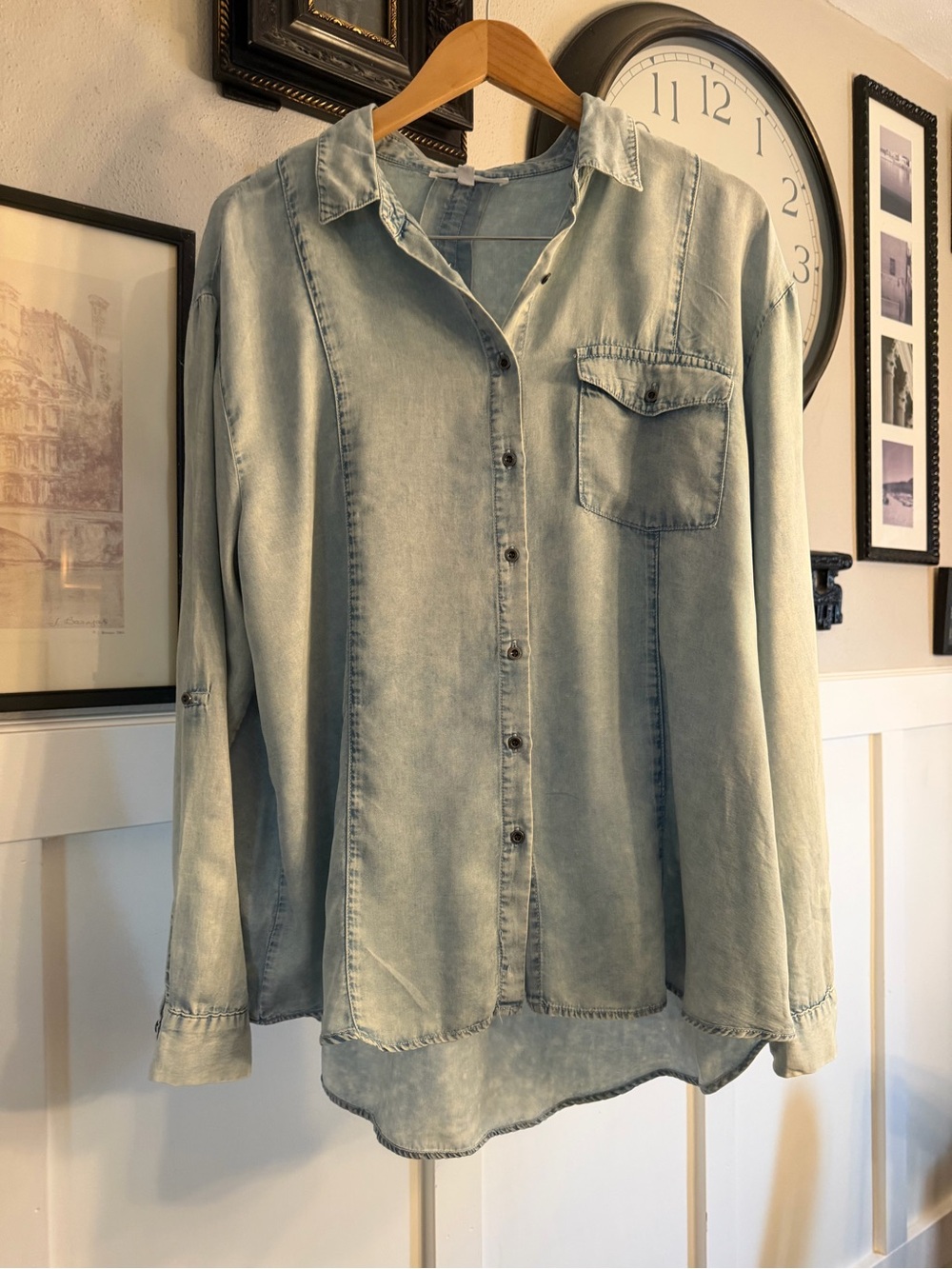 Light Wash Denim Button-Up Shirt k433